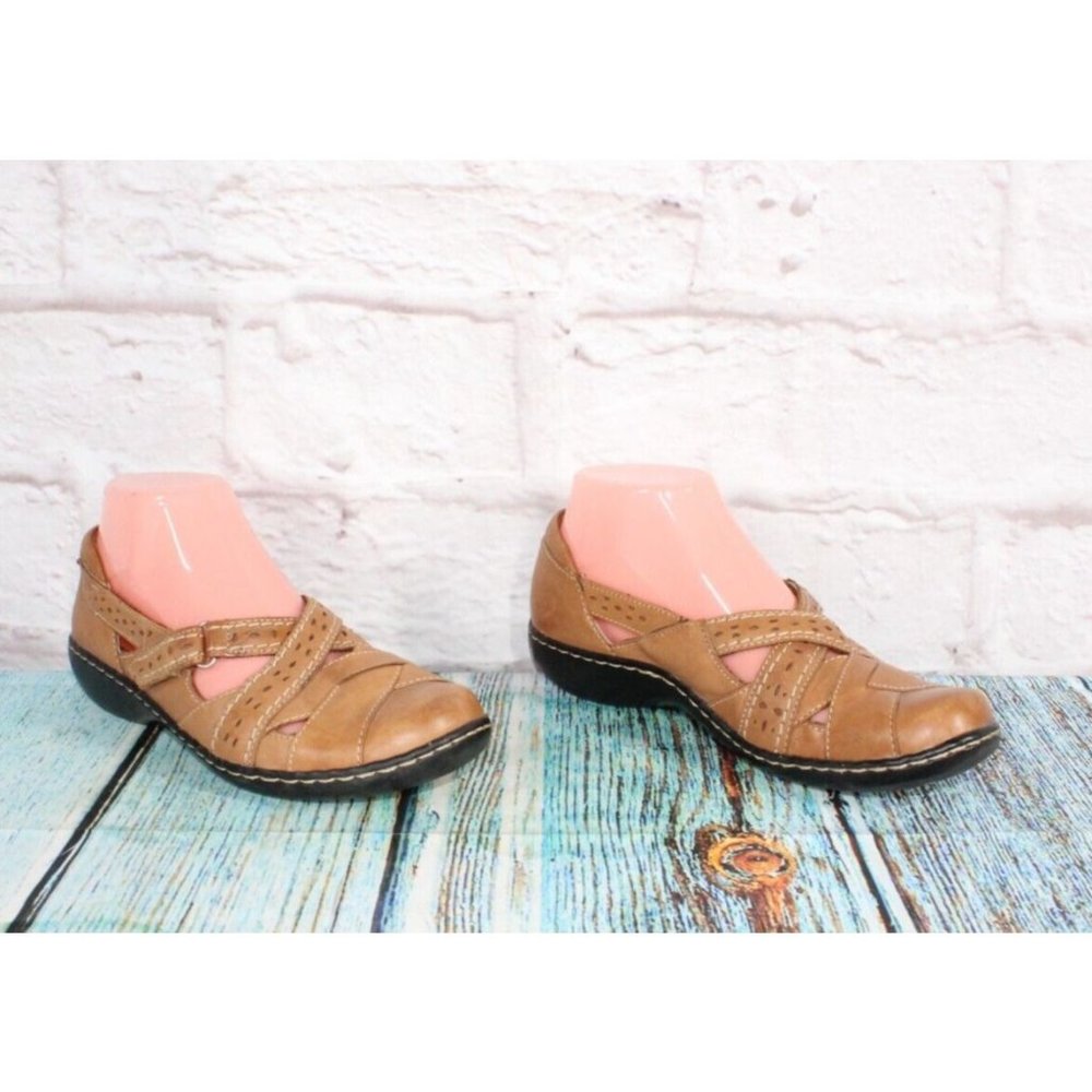 Clarks Ashland Spin Q Brown Perforated Leather Slip On Casual Loafer 7 M - Picture 3 of 9